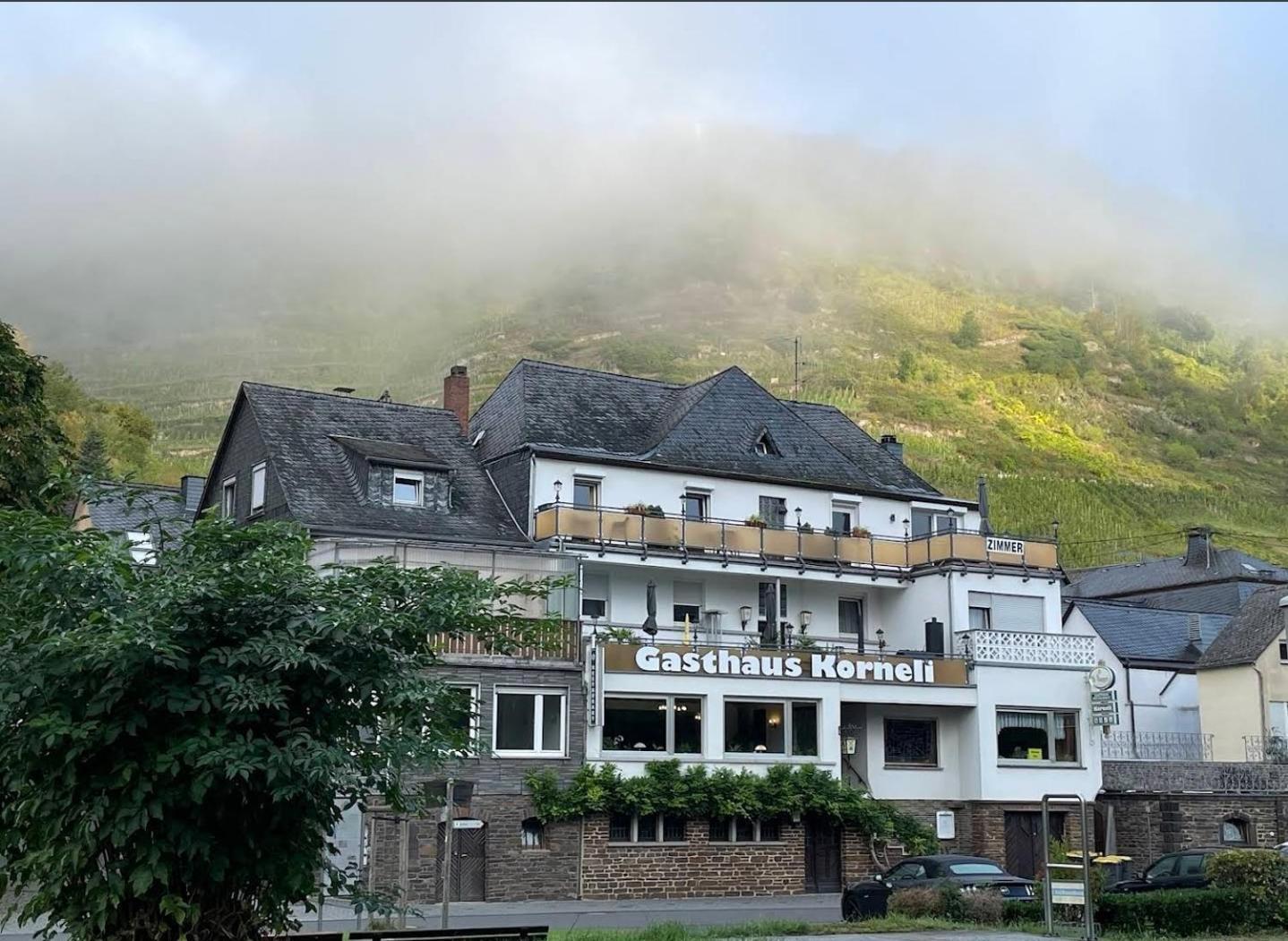 Gasthaus Korneli Санкт Алдегунд Екстериор снимка